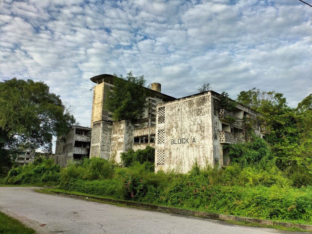 十五楼／双溪巴里组屋（準廃墟）